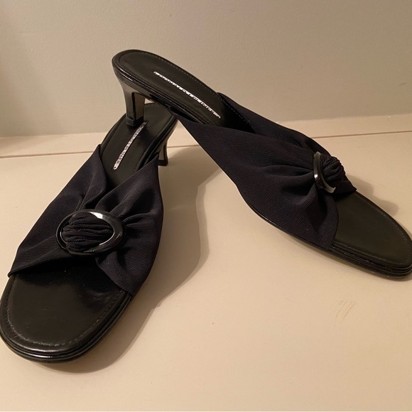 Donald Pliner slip on, square too.‎ Black - Picture 2 of 8